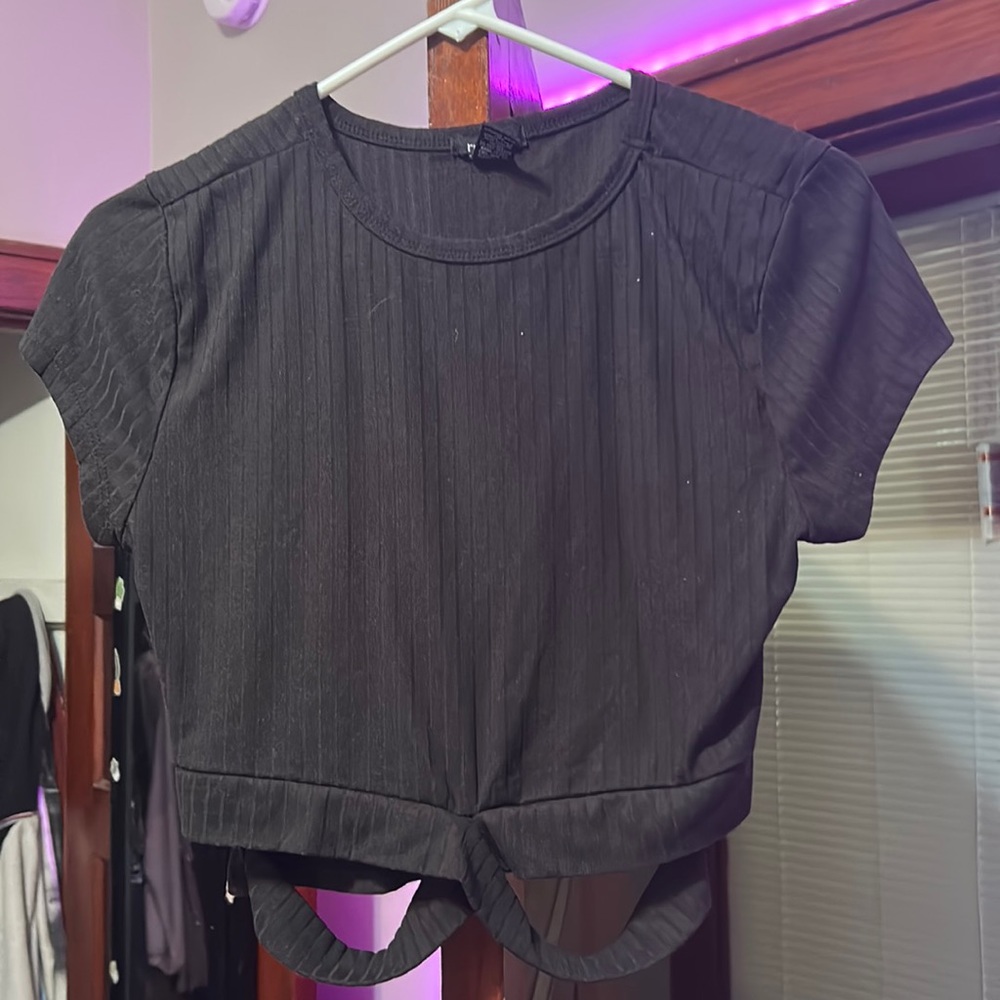 criss cross black, ribbed, stretchy shirt